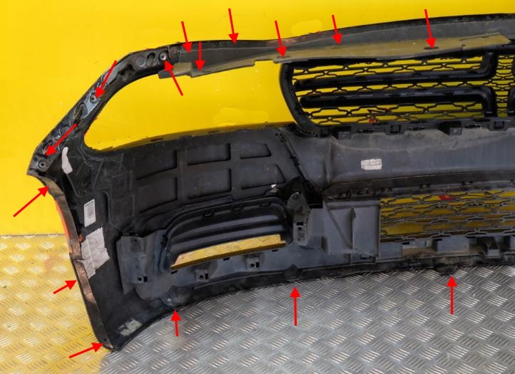 Punti di attacco del paraurti anteriore Dodge Charger LD VII (2015-2022).