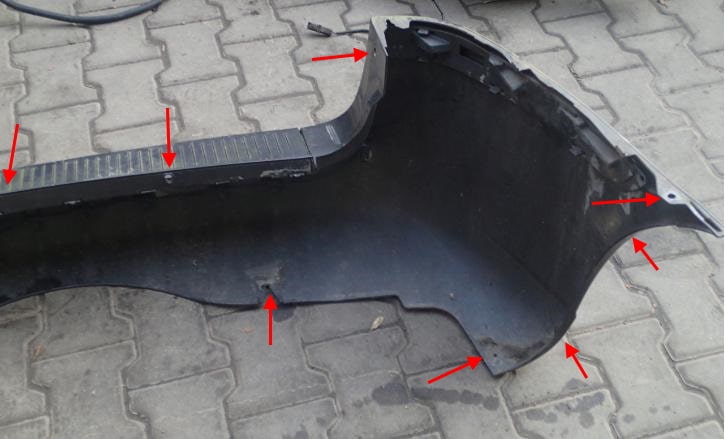points de fixation du pare-chocs arrière Lancia Phedra (2002-2010)