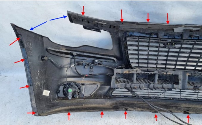 места крепления переднего бампера Lancia Thema II (2011-2014)