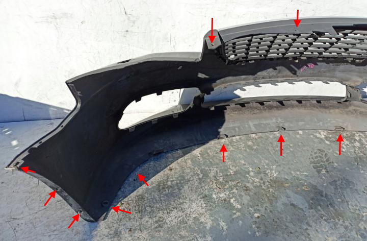 punti di attacco paraurti anteriore Lancia Voyager (2011-2014)