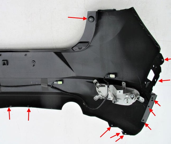 punti di attacco del paraurti posteriore Mazda CX-3 DK5 (2014+)