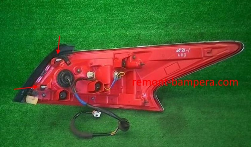 Emplacements de montage pour le feu arrière Nissan Teana III (L33) (2014-2020)