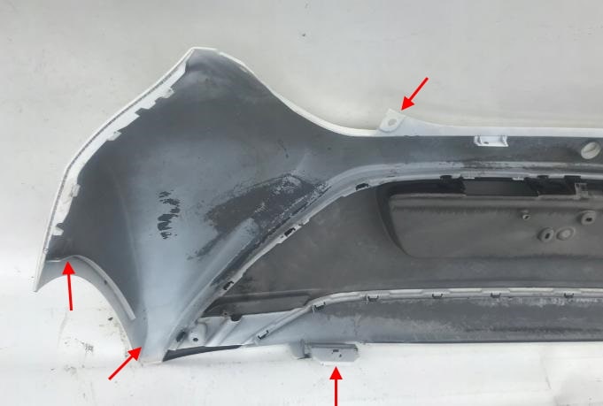 points de fixation du pare-chocs arrière Toyota Aygo (2015-2021)
