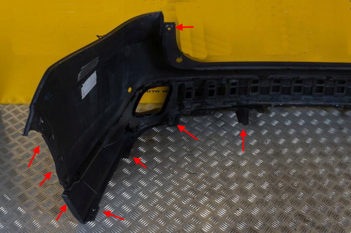 punti di attacco paraurti posteriore Toyota Highlander XU50 (2013-2019)