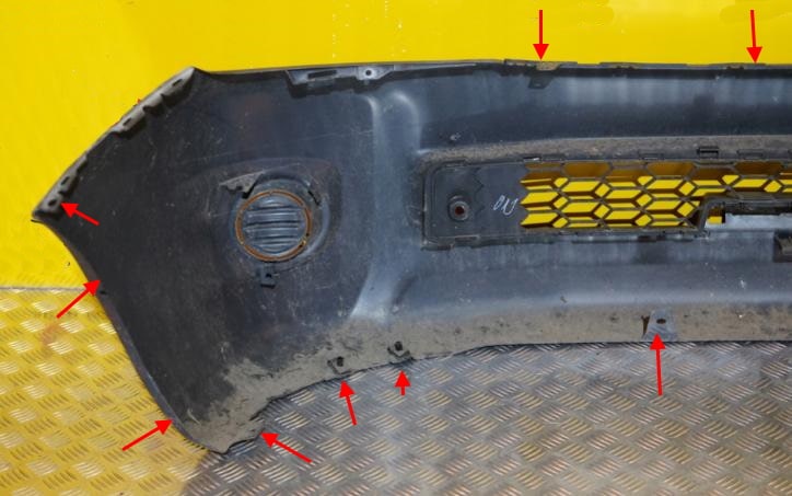 points de fixation du pare-chocs avant Toyota Hilux VII (2004-2015)