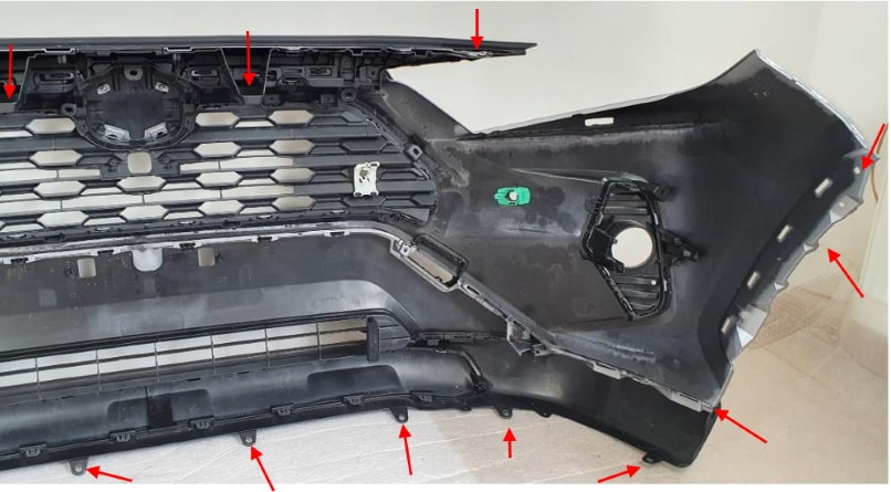 punti di attacco paraurti anteriore Toyota RAV4 V XA50 (2018+)