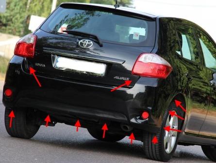 puntos de fijación del parachoques trasero Toyota Auris