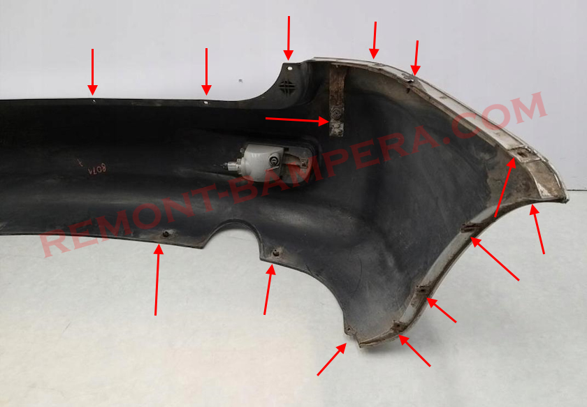 points de fixation du pare-chocs arrière Chevrolet Rezzo (Daewoo Tacuma)