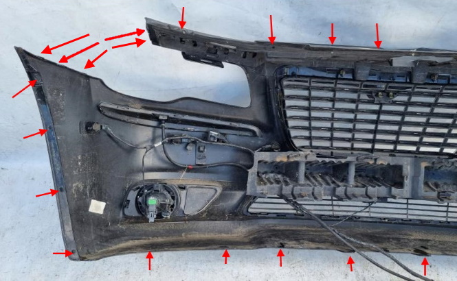 Puntos de fijación del parachoques delantero Chrysler 300C II (2011+)