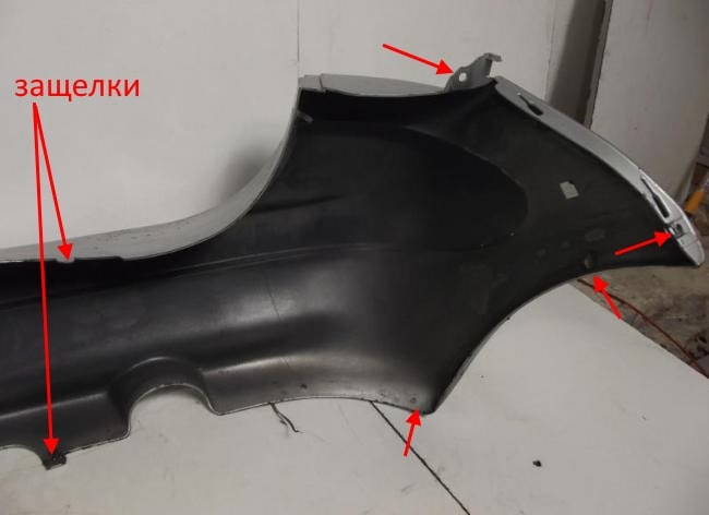 The attachment of the rear bumper Citroen Xsara Picasso