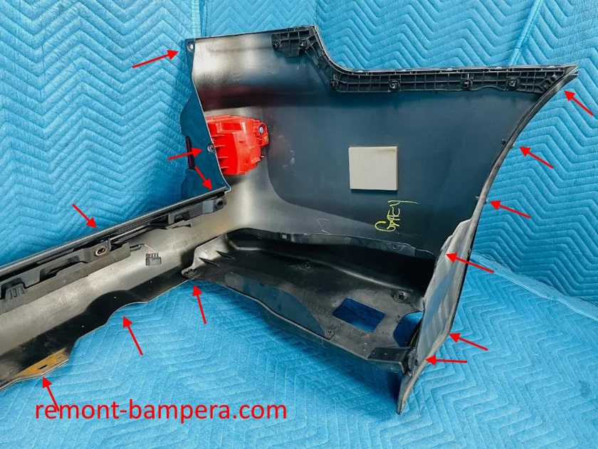 mounting locations for the rear bumper Lexus LX 570 (2008-2021)
