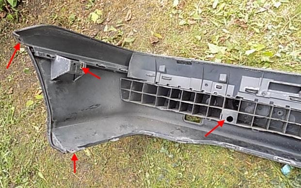 The attachment of the rear bumper Renault 19