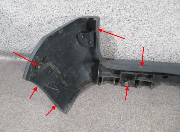 Puntos de fijación del parachoques trasero Renault Kangoo 1 (1998-2008)