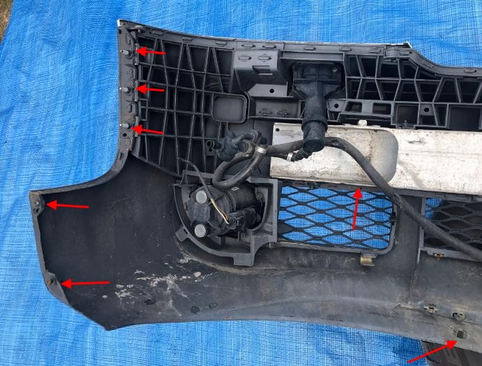 attachment points of the front bumper Audi A6 II C5 (1997-2004)