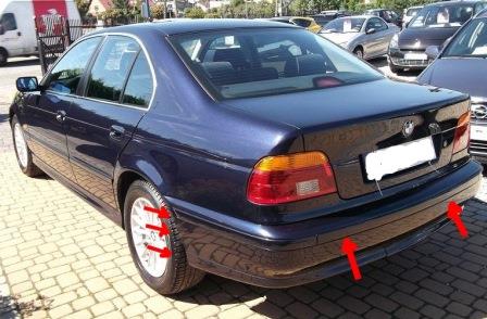 points de fixation pour le pare-chocs arrière de la BMW Série 5 E39.