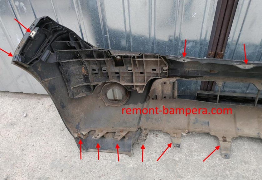 Puntos de fijación del parachoques delantero Nissan Navara III D40 (2004-2015)