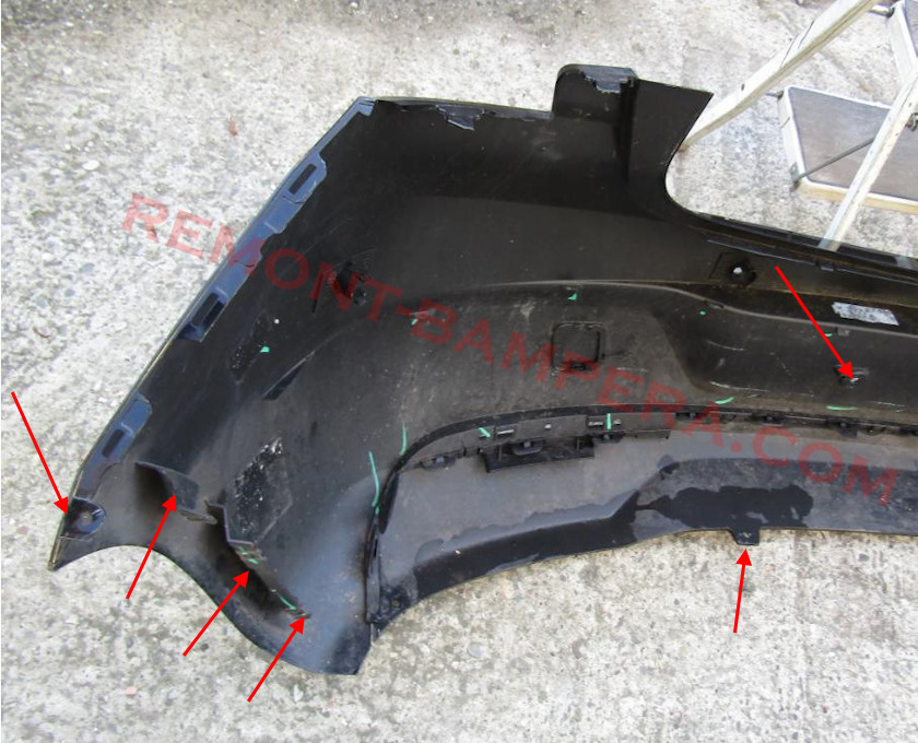 Opel Astra K hatchback rear bumper mounting locations (2015–2021)