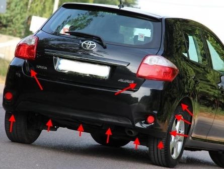the attachment of the rear bumper of the Toyota Auris