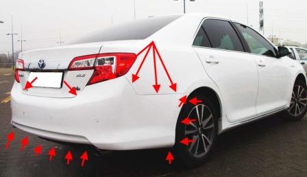 Befestigungspunkte der vorderen Stoßstange Toyota Camry XV50 (2011-2017)